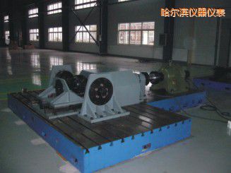 哈爾濱微機(jī)控制驅(qū)動(dòng)橋總成扭轉(zhuǎn)試驗(yàn)機(jī)